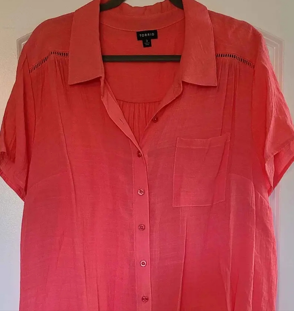 Torrid button front blouse - gauze coral pink, size 3.